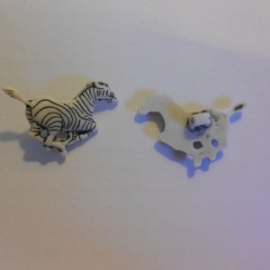 Novelty Button - ZEBRA  1 1/2&quot;