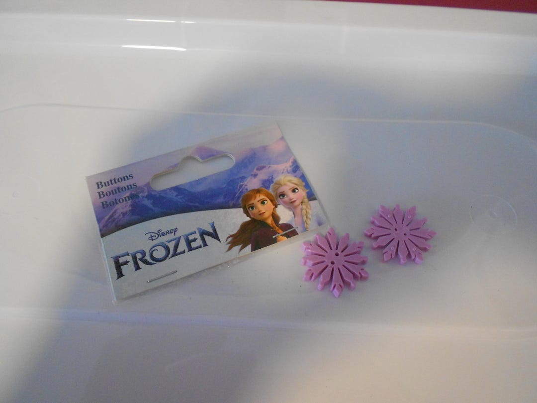 Novelty Button Sew Thru - FROZEN (the Movie) SNOWFLAKES - Purple 7/8 ...
