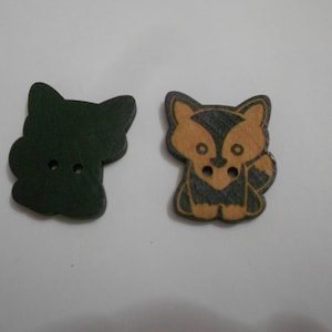 Hölzerner Schmuckknopf - WASCHBÄR 3 1/4&quot;
