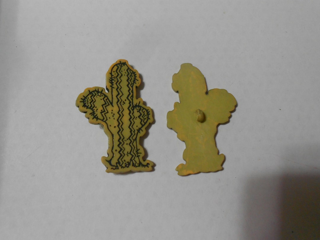 Novelty Button - TALL CACTUS 2