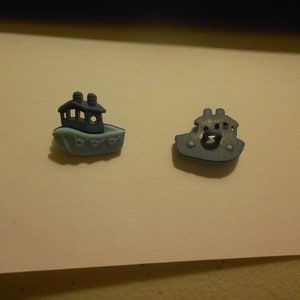 Novelty Button - Blue Tug Boat 3/4&quot;