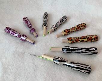 Hand-Painted Lacquer Wooden Felting Needle Holder Handle in Leopard Zebra Giraffe