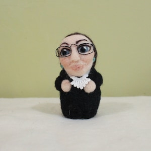 Ruth Bader Ginsburg RBG Nadel gefilzte Shero Skulptur Filzfigurine