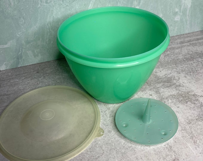Vintage Tupperware Lettuce Keeper Crisp It Jadeite Green With Spike and Lid 679 Etsy