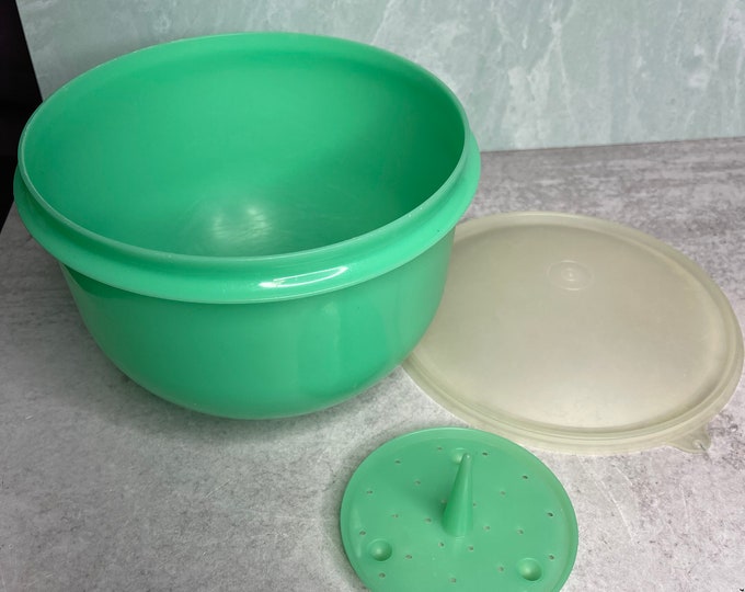 Tupperware Large Jadeite Super Crisp It Lettuce Bowl Keeper & Dome Lid