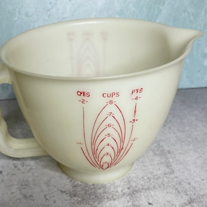 Vintage Mix-n-Stor Tupperware Measuring Cup batter mixing bowl 8 Cup #500