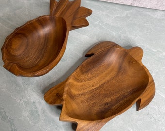 Two vintage wooden bowls pineapple Turtle Hawaiian Monkey pod trinket decor candy snacks