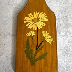 Vintage Hand Painted Daisy Folk Art Wall hanging Plaque Farmhouse 7.5”