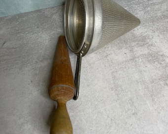 Vintage Wearever No 8 Aluminum ROTARY COLANDER w/ Wood Pestle sieve strainer juicer