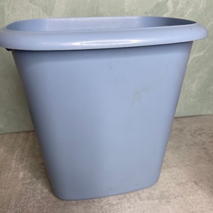 Vintage Rubbermaid 10 blue Vanity Waste Basket Trash Can 2953 image 1