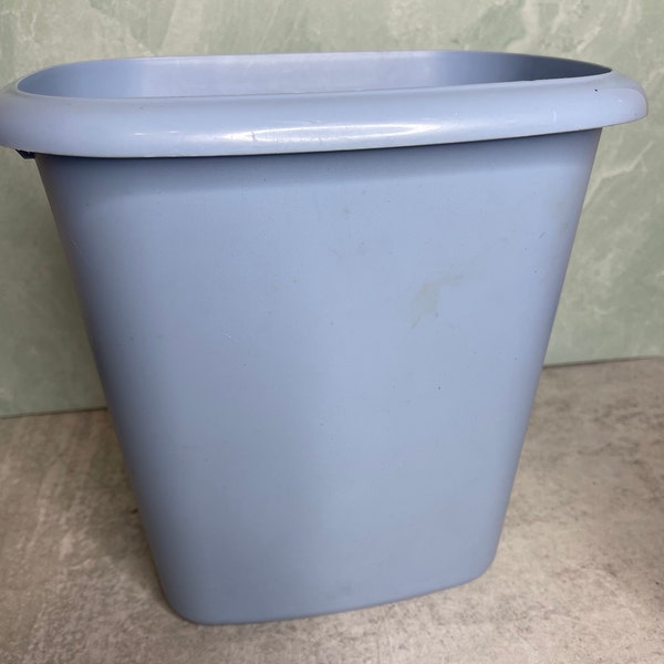 Vintage Rubbermaid 10” blue Vanity Waste Basket Trash Can 2953