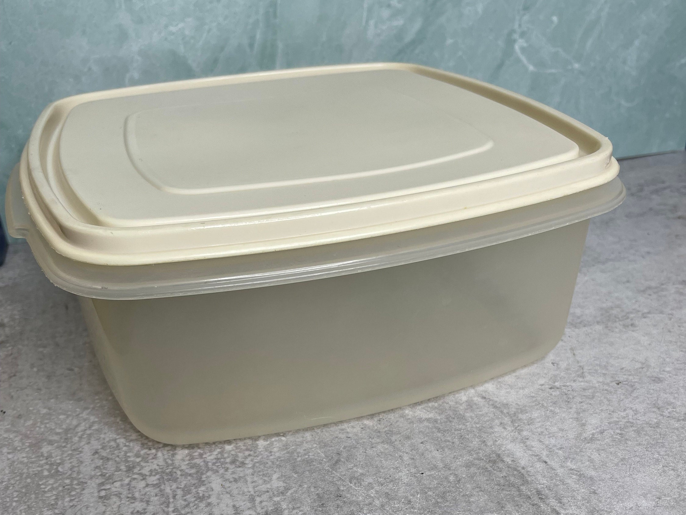 Rubbermaid Servin Saver - Replacement Lid - #6 - Almond - Round