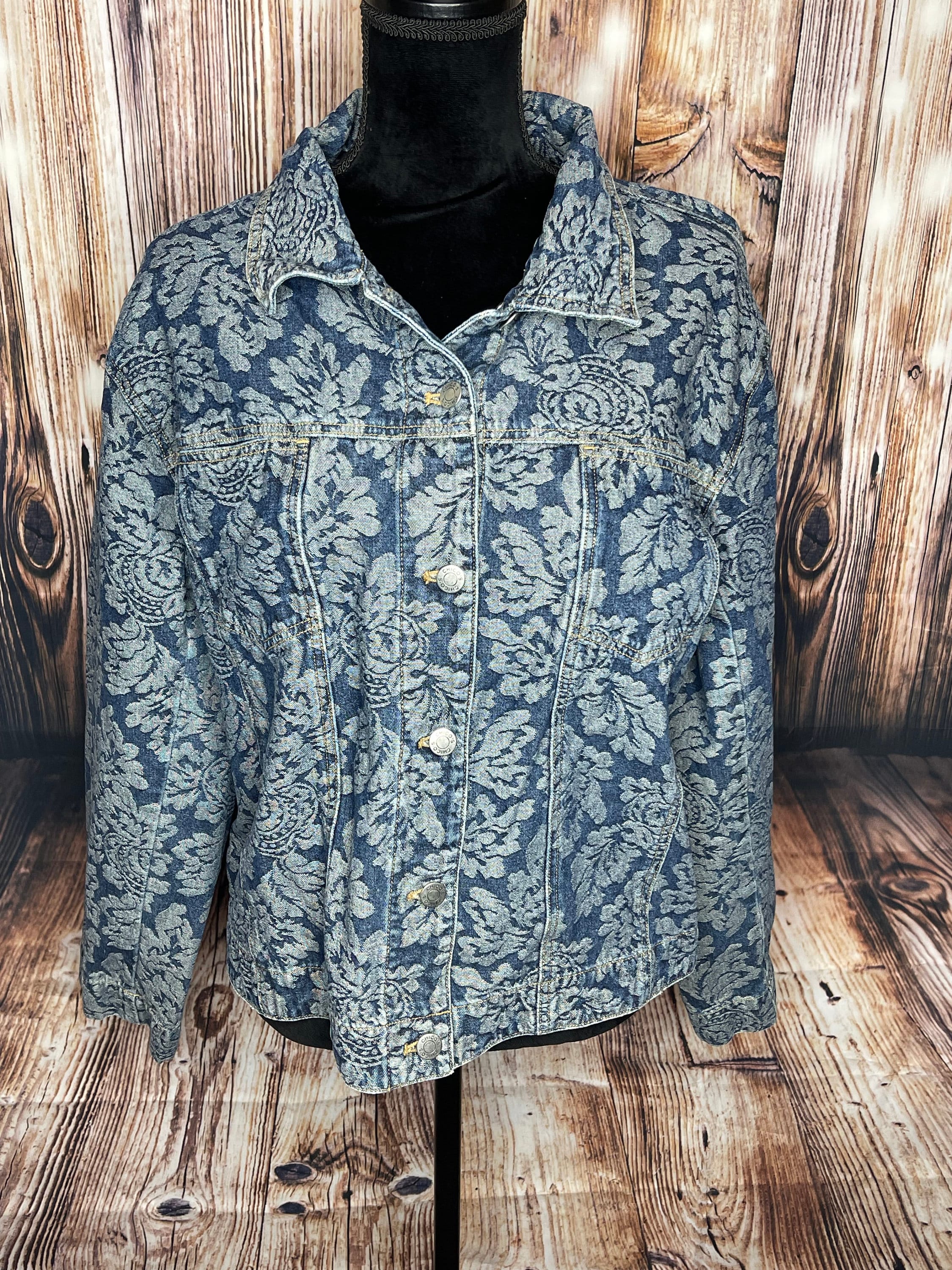 ジャケット・アウター 90s chico's design denim jacket y2k Vintage Chico's Design Denim Jacket With Silk Batik Flower
