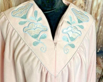 Vintage Appel Fleece Housecoat Nightgown Robe Pink Soft Size M/L Floral