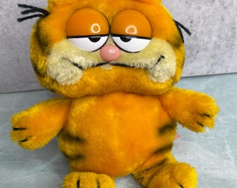 Vintage 80s Garfield fun farm sitting bean bag 8" plush stuffed cat toy