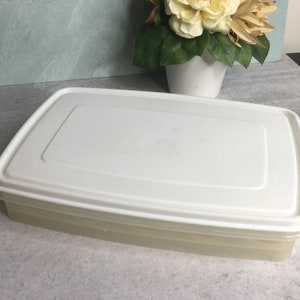 VTG Rubbermaid Servin’ Saver Egg Tray Container Almond #7 Lid