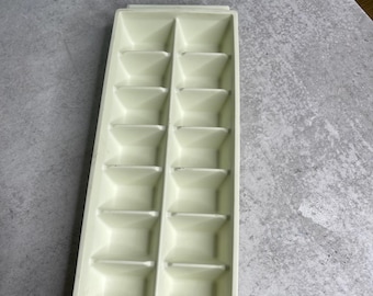 Vintage General Electric Plastic Ice Cube Tray Off-White/Beige 14 Cubes