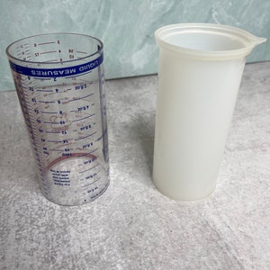 Vintage Pampered Chef 2-in-1 Dry and Liquid Measuring Plastic Cup 