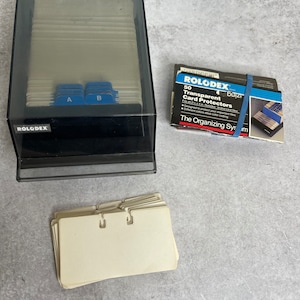 Vintage Rolodex Model VIP-24c Covered Index Card File UNUSED Cards plus colored sleeves address telephone number organizer