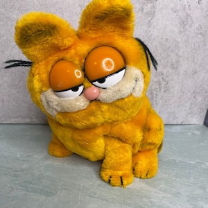 Vintage 1981 Dakin Garfield the Cat 11&quot; Plush Korea