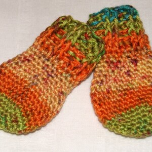 Hand Crochet Baby Mittens, Infant Scratchless Mitts, Orange and Green, Mother-to-be Gift, Newborn Present, Accessory for Baby, Handmade