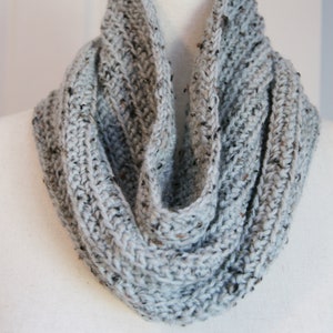 Gray Tweed Neckwarmer, Cowl Grey Tweed, Hand Crochet Neck Warmer