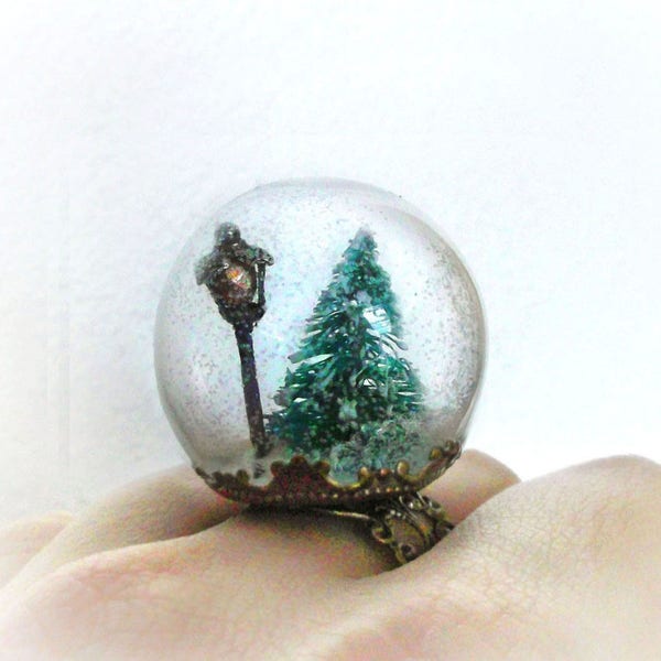 Snow globe ring, Narnia jewelry, fairytale pine tree ring, romantic wishes winter terrarium ring, statement ring, christmas gifts for her
