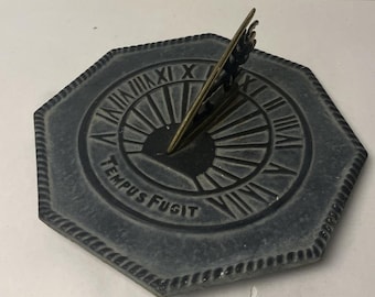 Vintage Virginia Metalcrafters Tempus Fugit Sundial 23-3 Cast Iron Brass Garden