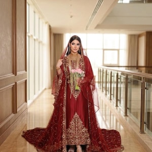 arabic wedding dress Ivory Bridal Feel like royalty in our princess wedding dress Stunning Royal Wedding Dresses Vintage