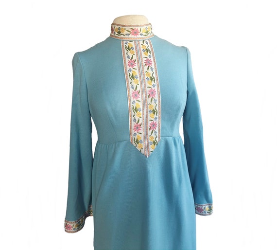 Vintage 1960s powder blue dress| floral embroider… - image 3