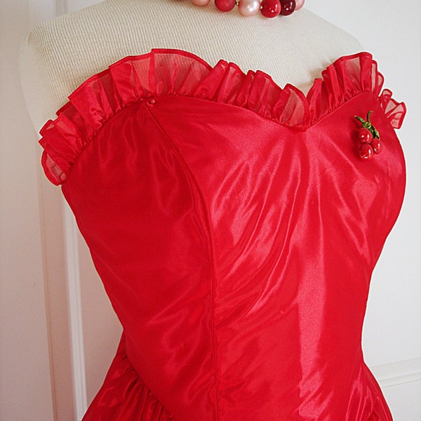 Vintage 80s red party dress/ strapless dress/ prom dress/ ruffles/ asymmetric skirt/ bright fire engine red