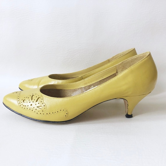 yellow kitten heel shoes