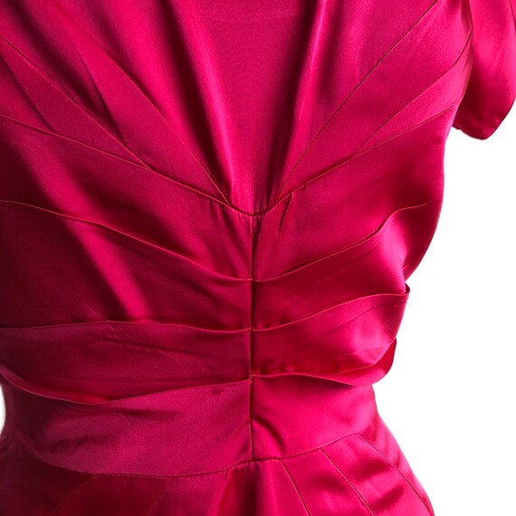 Vintage 50s magenta cocktail wiggle dress/ satin … - image 3