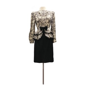 Vintage jaren 80 cocktail jurk / zwart-witte peplum feestjurk / vakantie / bloemen dunne corduroy top / Melissa Petites