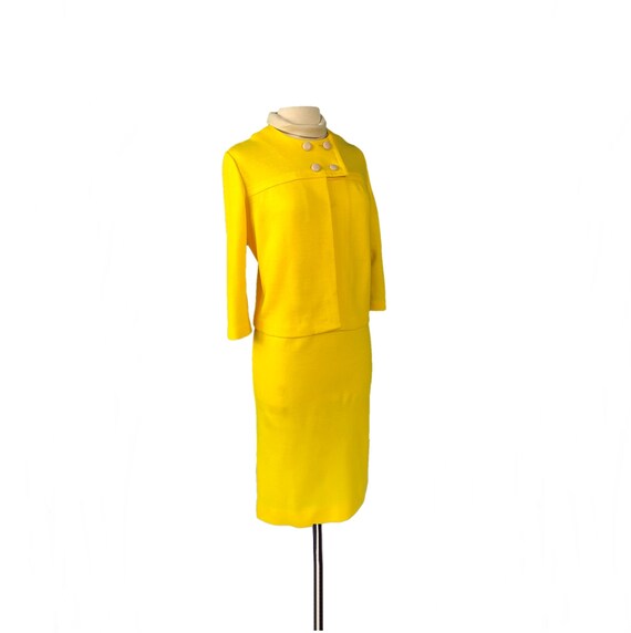 Vintage 1970s canary yellow and beige shift dress… - image 3