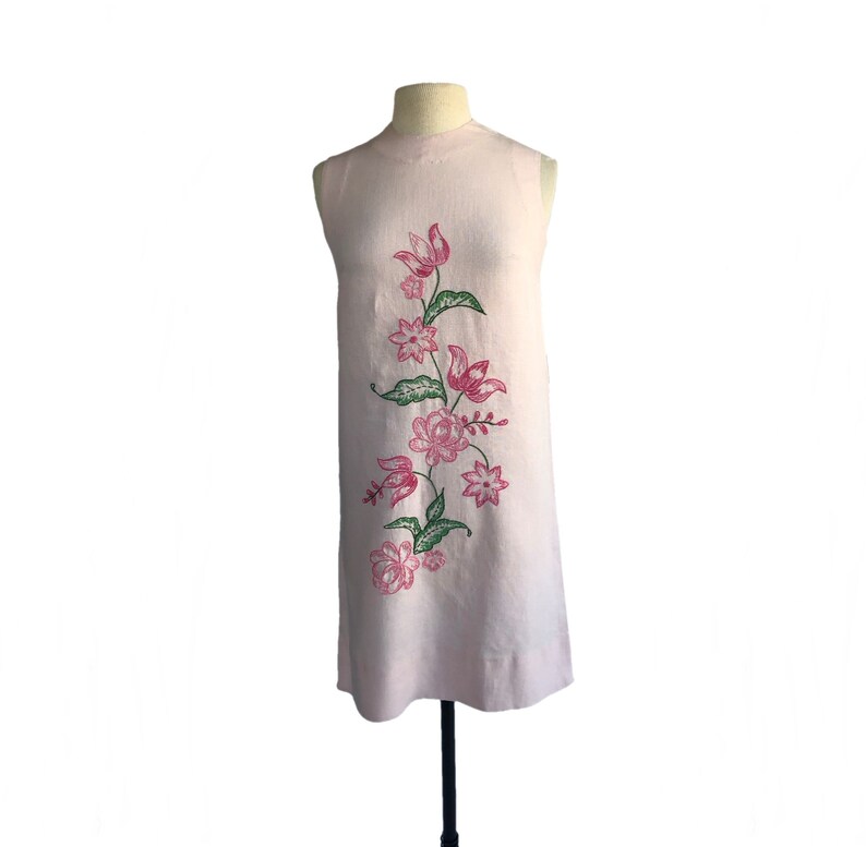 Vintage 60s pastel pink shift dress with pink & green floral embroidery Twiggy mod dress image 3