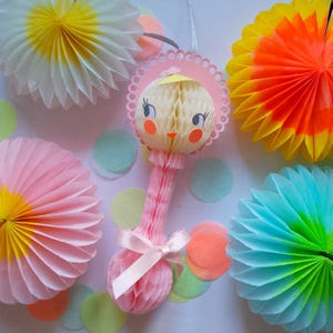Joli cadeau pour bébé fille - décoration de bébé en nid d'abeille, souvenir kitsch