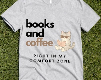 本とコーヒーは私の安らぎの場所Tシャツ、かわいい読書猫Tシャツ、内向的な人へのギフト、本好き、コーヒー好きのシャツ