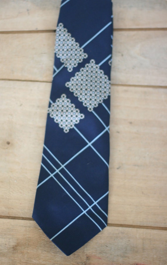 vintage navy blue tie by carre for daytons