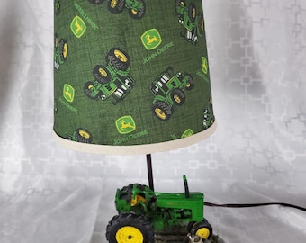 John Deere 1999 Farm Tractor 15.5" Table Lamp Custom Shade,Excellent Condition