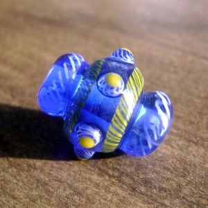 Bead Pattern 92: Hiberno-Norse blue & yellow beads (reproduction)