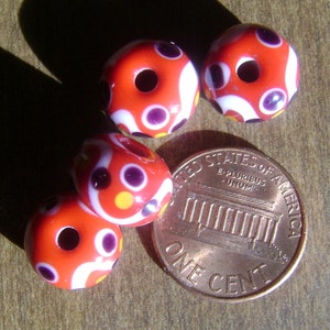 Bead Pattern 77: Merovingian red wavy dot bead (reproduction)