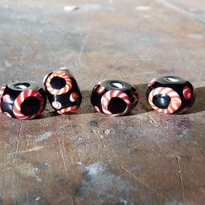 Bead Pattern 114: Red ring bead from the Netherlands (reproduction)