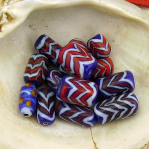 Bead Pattern 30: Blue Viking bead with white and red lines (reproduction)