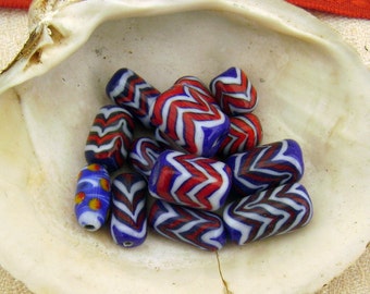 Bead Pattern 30: Blue Viking bead with white and red lines (reproduction)