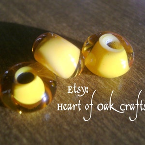 Bead Pattern 83: Celtic golden-amber colored bead (reproduction)