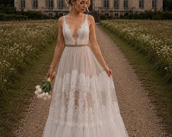 Boho Brautkleid, Strandhochzeitskleid, Romantisches Brautkleid, Brautkleid mit tiefem V-Ausschnitt, Brautkleid mit niedrigem Rücken, Champagner Brautkleid