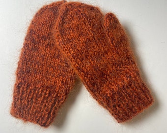 Hand knit Mohair wool mittens with thumb for 3 years old. Ready to ship. Thick mohair mittens for baby toddler kids.