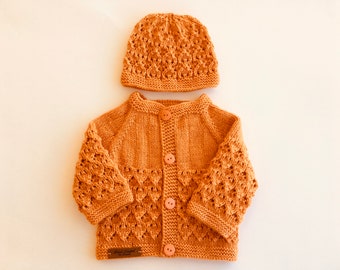 Coming home baby outfit. Hand Knitted Sweater set cardigan and hat for girl 0-3 months old. Newborn outfit.  Baby shower gift.