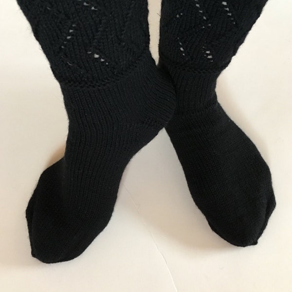 Socks, hand knit, warm merino wool socks, winter accessories, winter fashion, winter trends, Black merino wool Socks for women, men, girl.